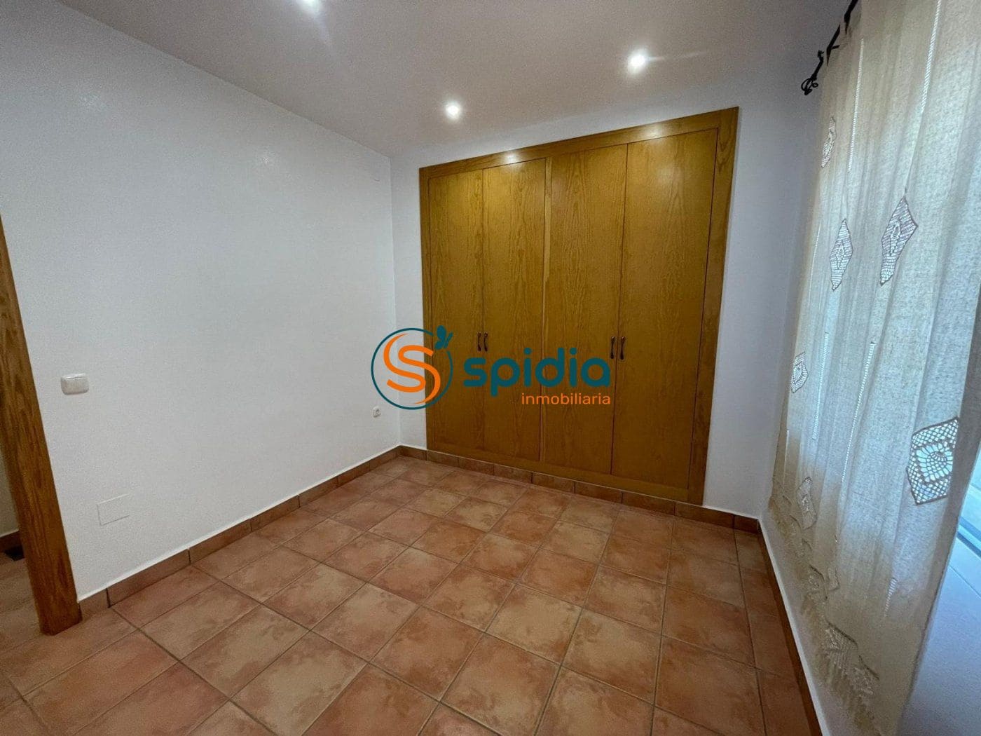 4 bedroom Villa for rent in Calabardina with garage - € 1,000 (Ref: 7149700)