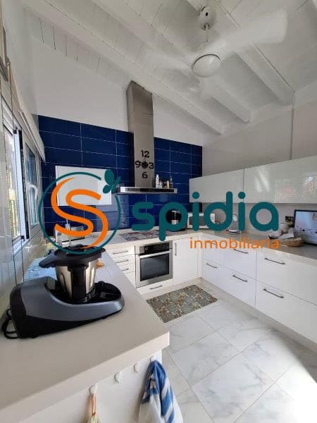 3 soveværelse Villa til salg i Calabardina med swimmingpool garage - € 340.000 (Ref: 9176422)