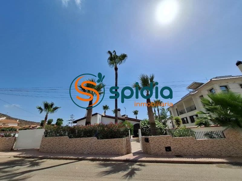 3 soveværelse Villa til salg i Calabardina med swimmingpool garage - € 340.000 (Ref: 9176422)