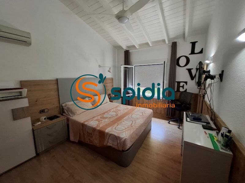 3 soveværelse Villa til salg i Calabardina med swimmingpool garage - € 340.000 (Ref: 9176422)