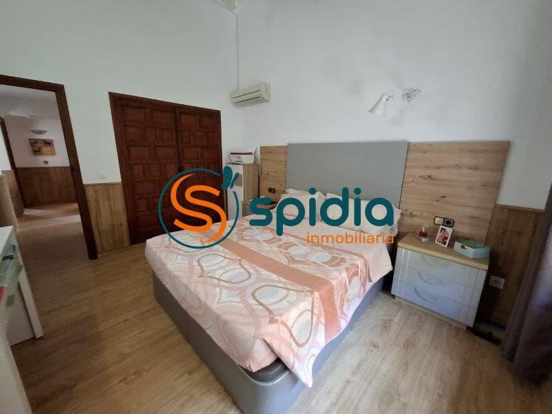 3 soveværelse Villa til salg i Calabardina med swimmingpool garage - € 340.000 (Ref: 9176422)