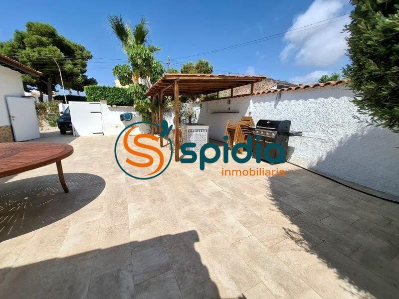 3 soveværelse Villa til salg i Calabardina med swimmingpool garage - € 340.000 (Ref: 9176422)