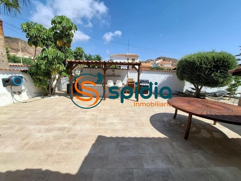 3 soveværelse Villa til salg i Calabardina med swimmingpool garage - € 340.000 (Ref: 9176422)