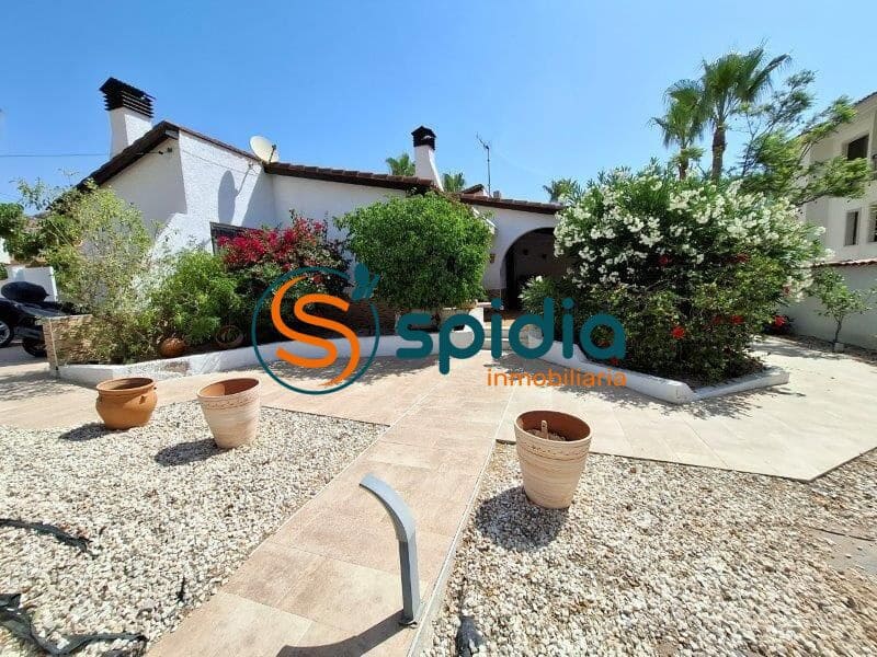 3 soveværelse Villa til salg i Calabardina med swimmingpool garage - € 340.000 (Ref: 9176422)