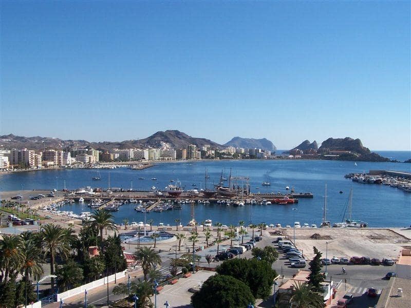 Piso de 2 habitaciones en Aguilas en venta con piscina garaje - 297.000 € (Ref: 9379002)