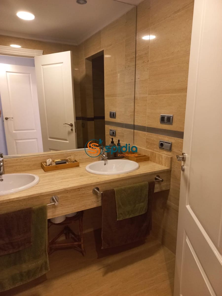 2 bedroom Flat for rent in Aguilas with pool garage - € 1,400 (Ref: 9619213)