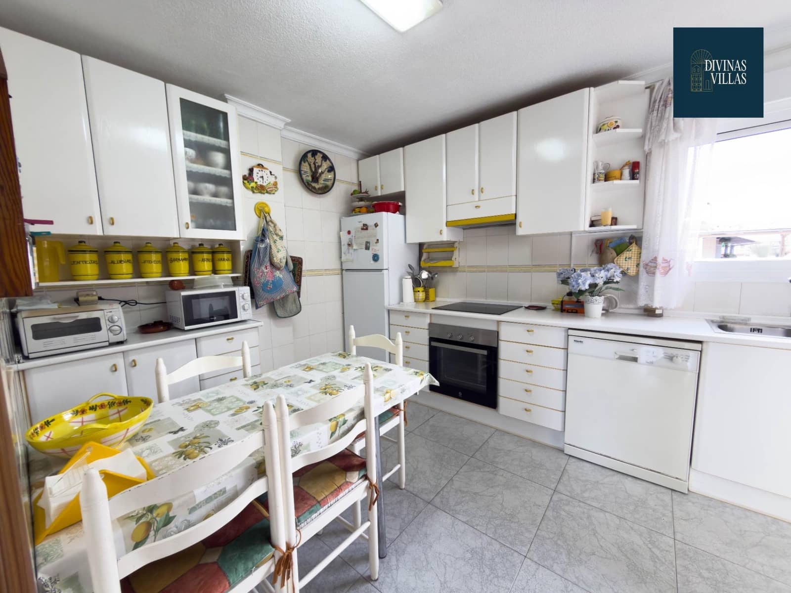 4 bedroom Flat for sale in Aguilas with garage - € 258,000 (Ref: 9794584)