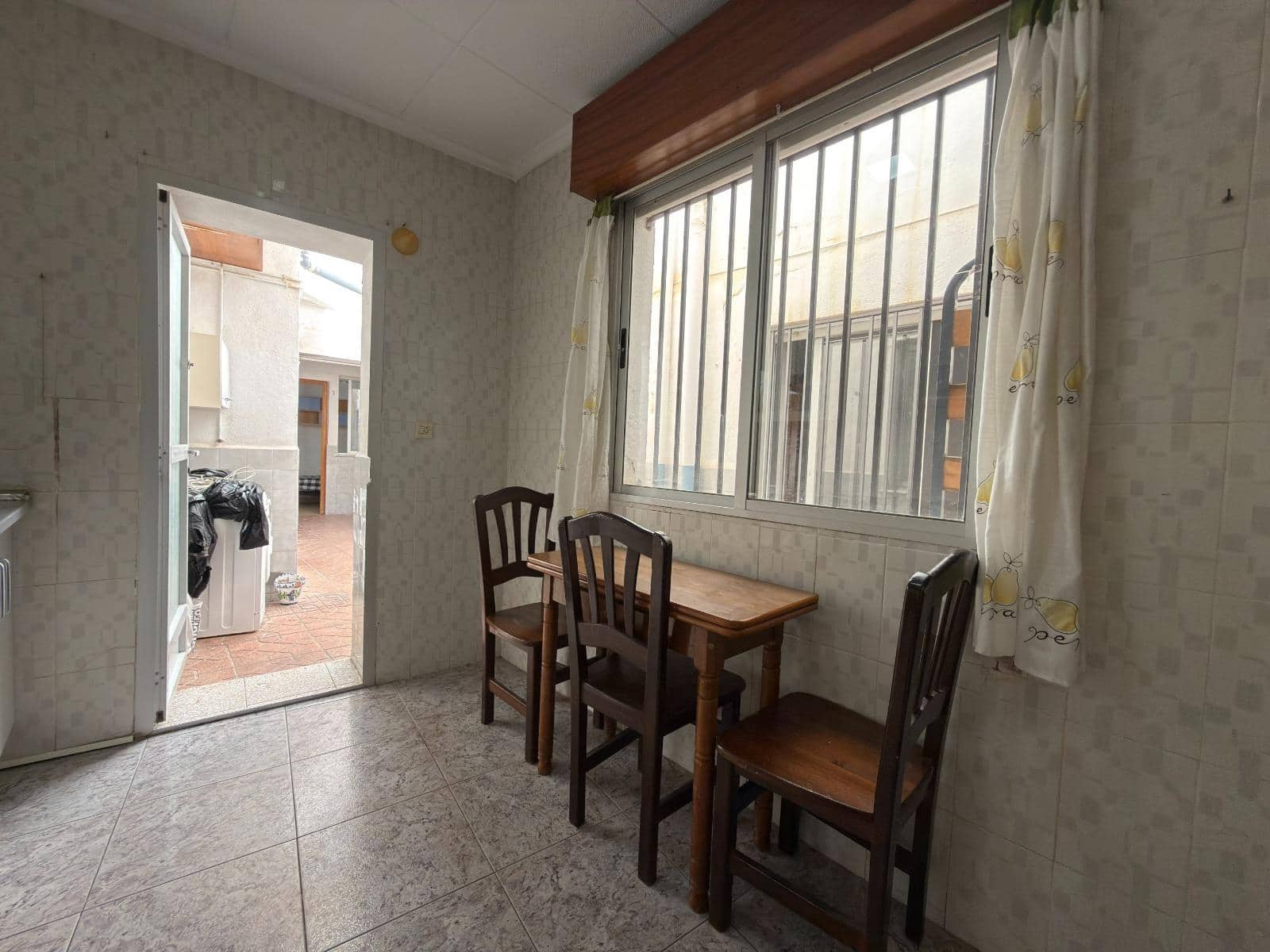 4 bedroom Flat for sale in Aguilas - € 135,000 (Ref: 9829077)