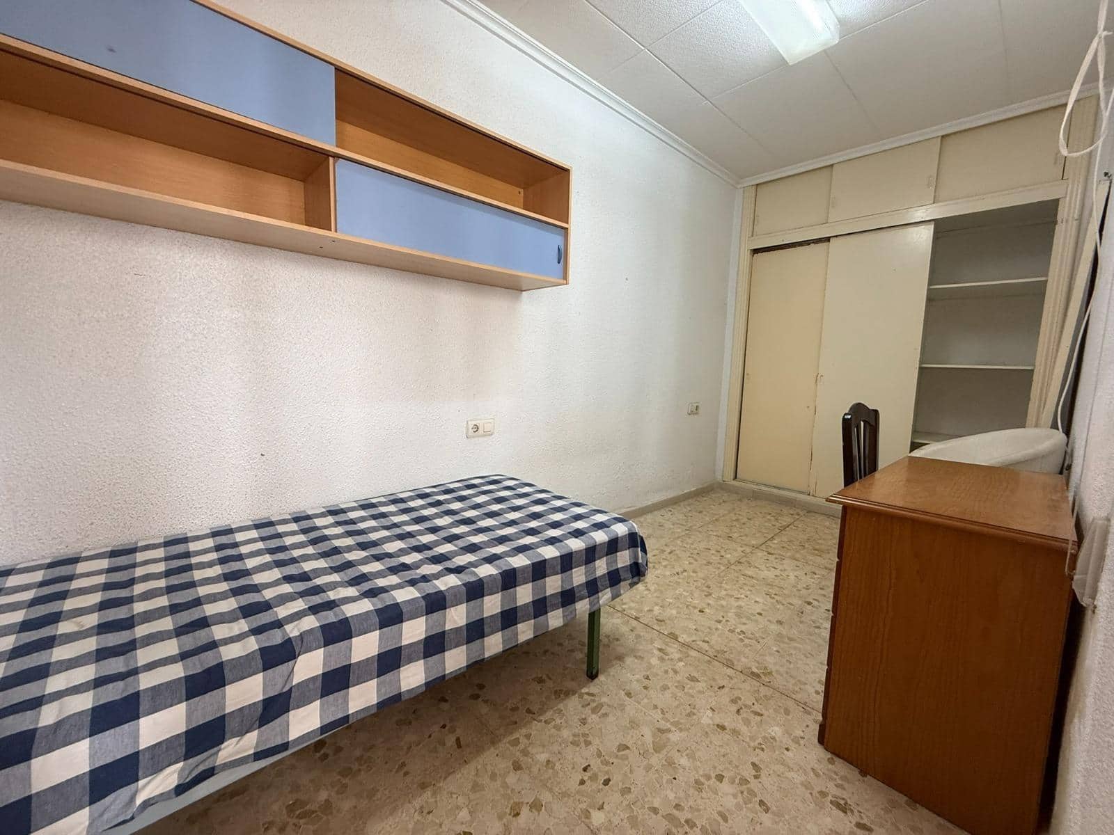 4 bedroom Flat for sale in Aguilas - € 135,000 (Ref: 9829077)