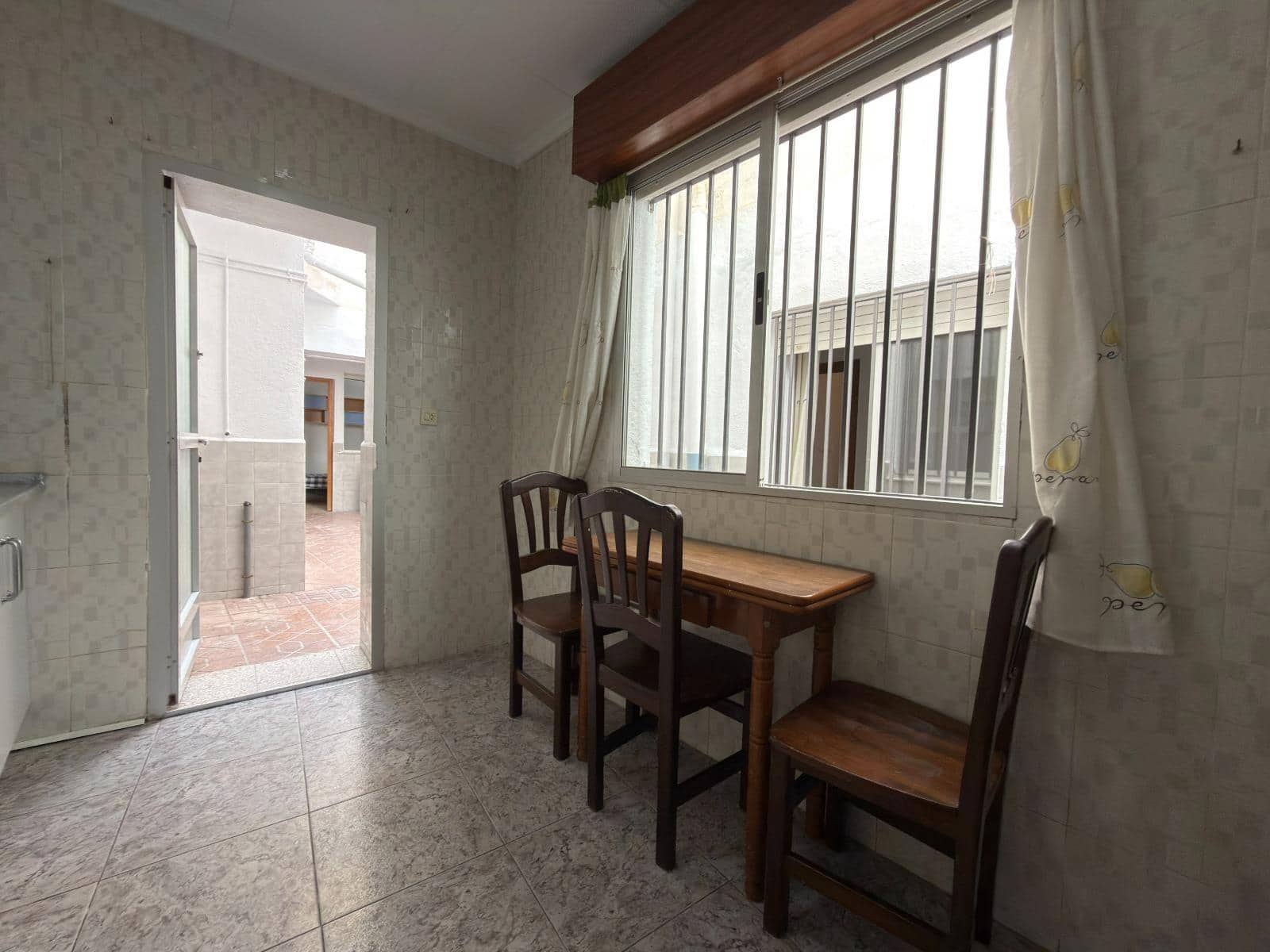 4 bedroom Flat for sale in Aguilas - € 135,000 (Ref: 9829077)