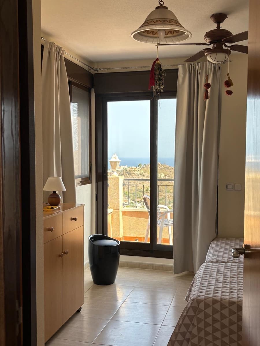 Apartamento de 2 habitaciones en Los Collados en venta con piscina garaje - 263.500 € (Ref: 9922297)