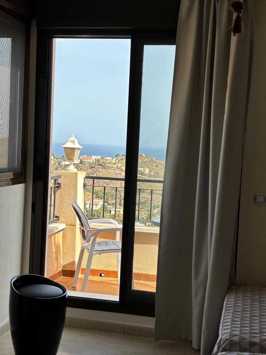 Apartamento de 2 habitaciones en Los Collados en venta con piscina garaje - 263.500 € (Ref: 9922297)