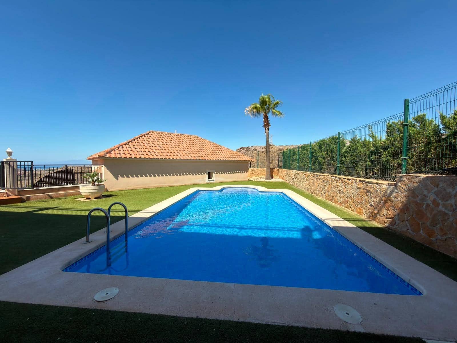 2 bedroom Penthouse for sale in Los Collados with pool garage - € 259,000 (Ref: 9922297)
