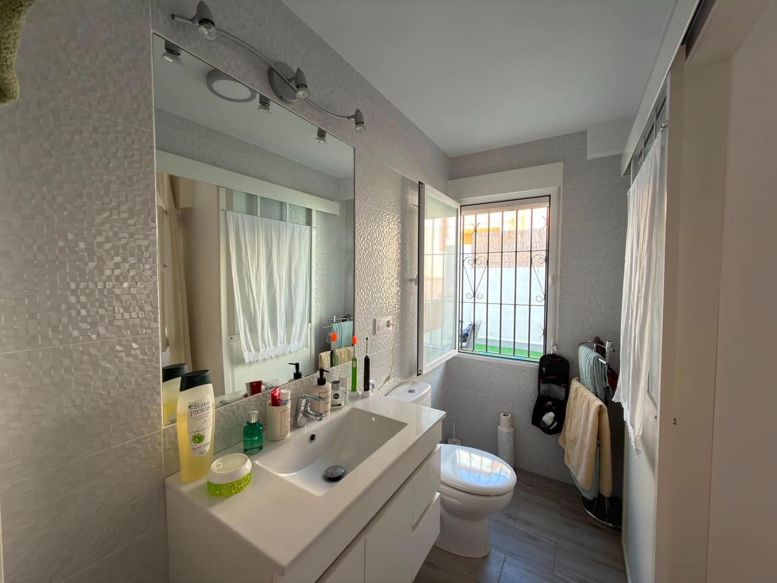 4 bedroom Terraced Villa for sale in Aguilas with garage - € 400,000 (Ref: 9959770)