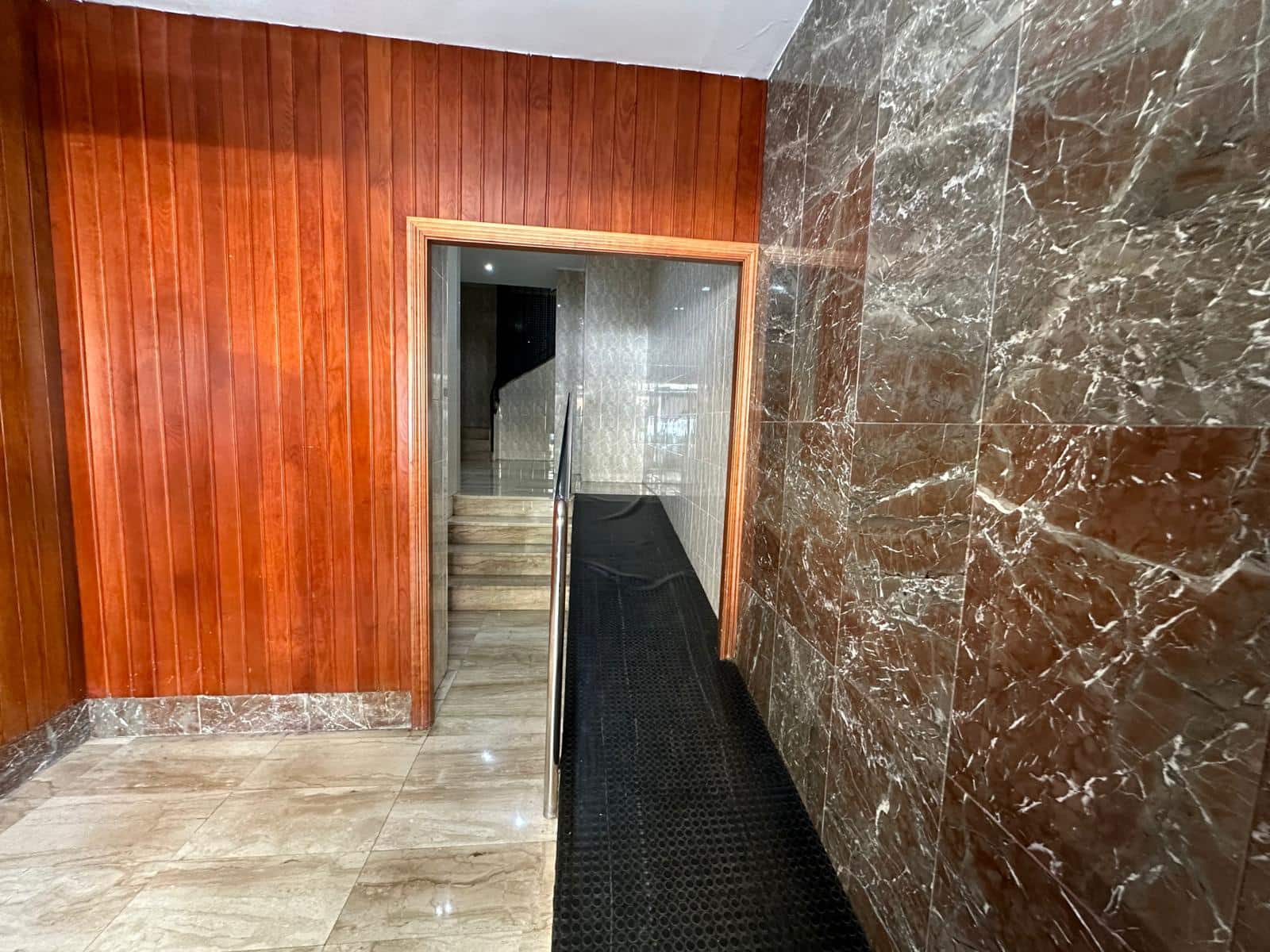 4 bedroom Apartment for sale in Alcoy / Alcoi with garage - € 119,000 (Ref: 8403809)