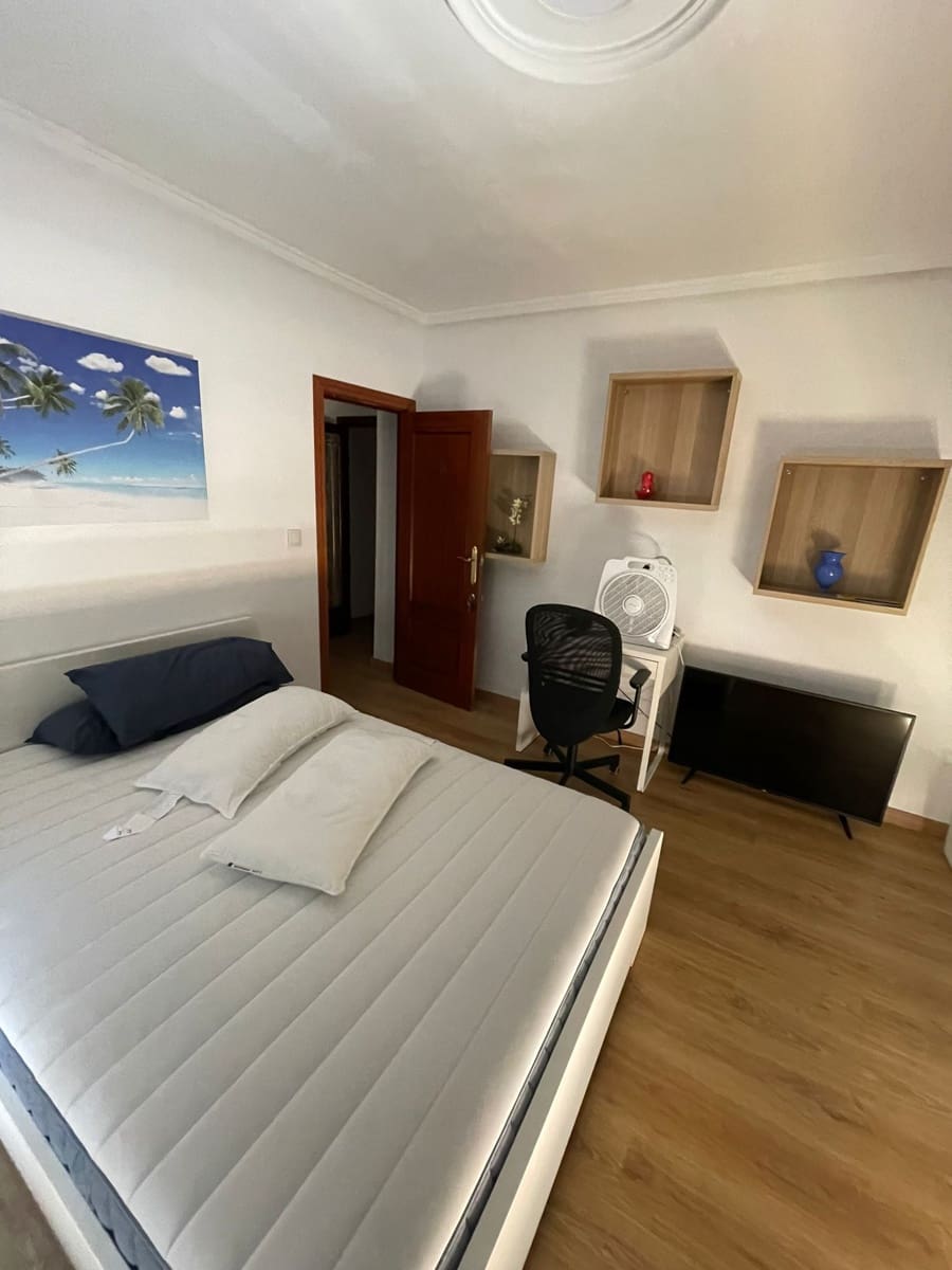 4 bedroom Apartment for sale in Alcoy / Alcoi with garage - € 119,000 (Ref: 8403809)