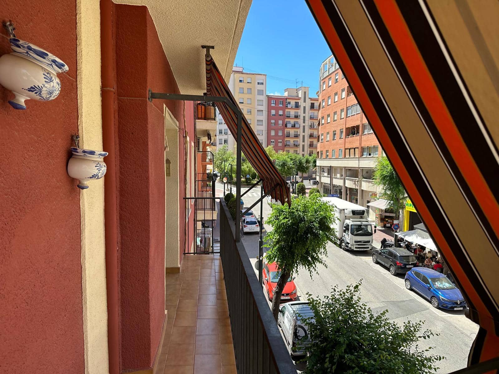 4 bedroom Apartment for sale in Alcoy / Alcoi with garage - € 119,000 (Ref: 8403809)