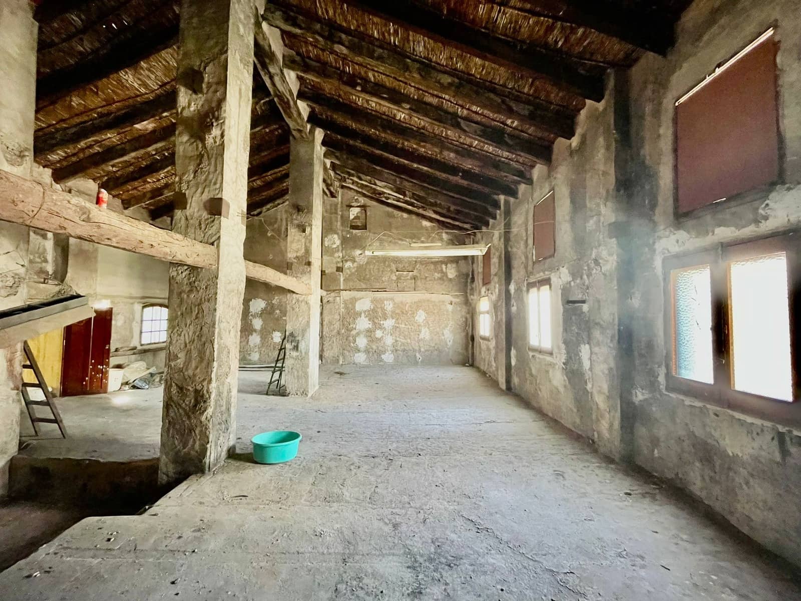 6 bedroom Townhouse for sale in Xativa with garage - € 130,000 (Ref: 8436159)