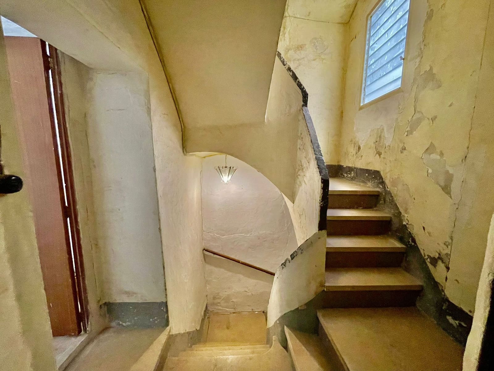 6 bedroom Townhouse for sale in Xativa with garage - € 130,000 (Ref: 8436159)