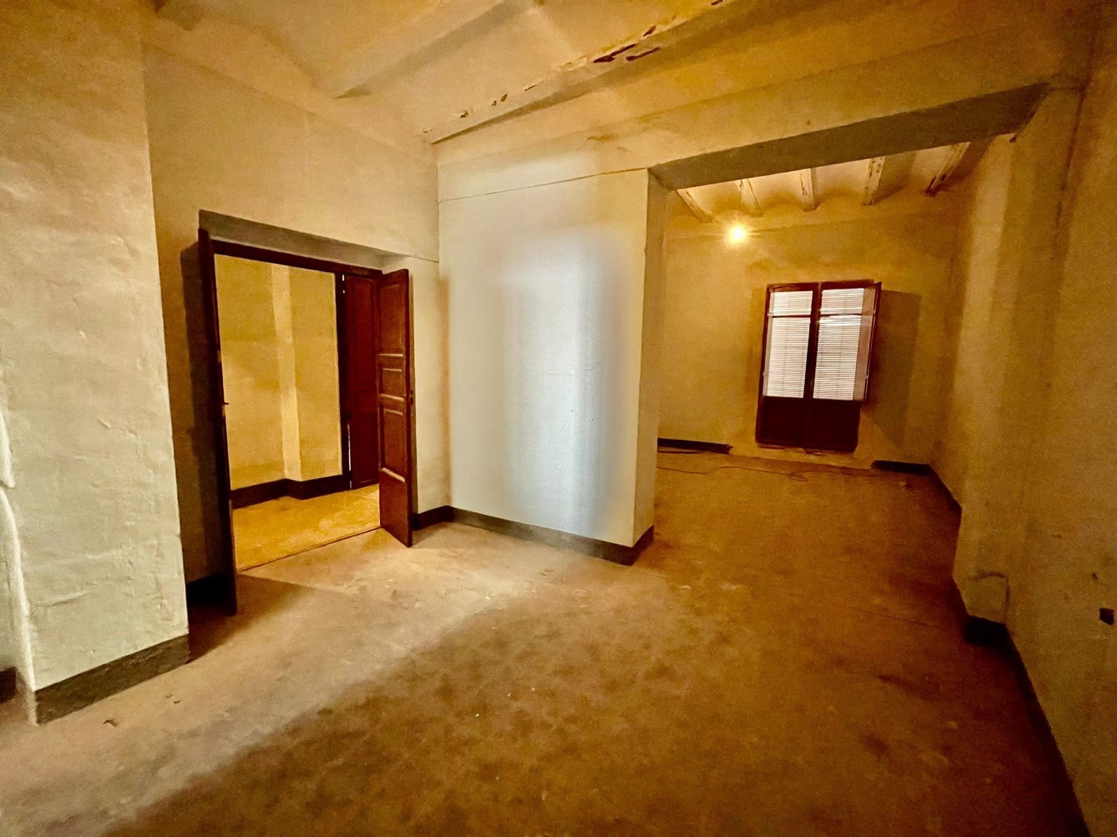 6 bedroom Townhouse for sale in Xativa with garage - € 130,000 (Ref: 8436159)