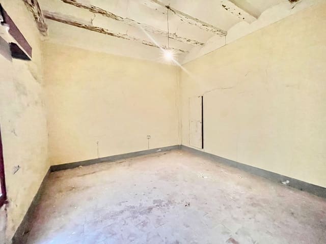 6 bedroom Townhouse for sale in Xàtiva with garage - € 130,000 (Ref: 8436159)