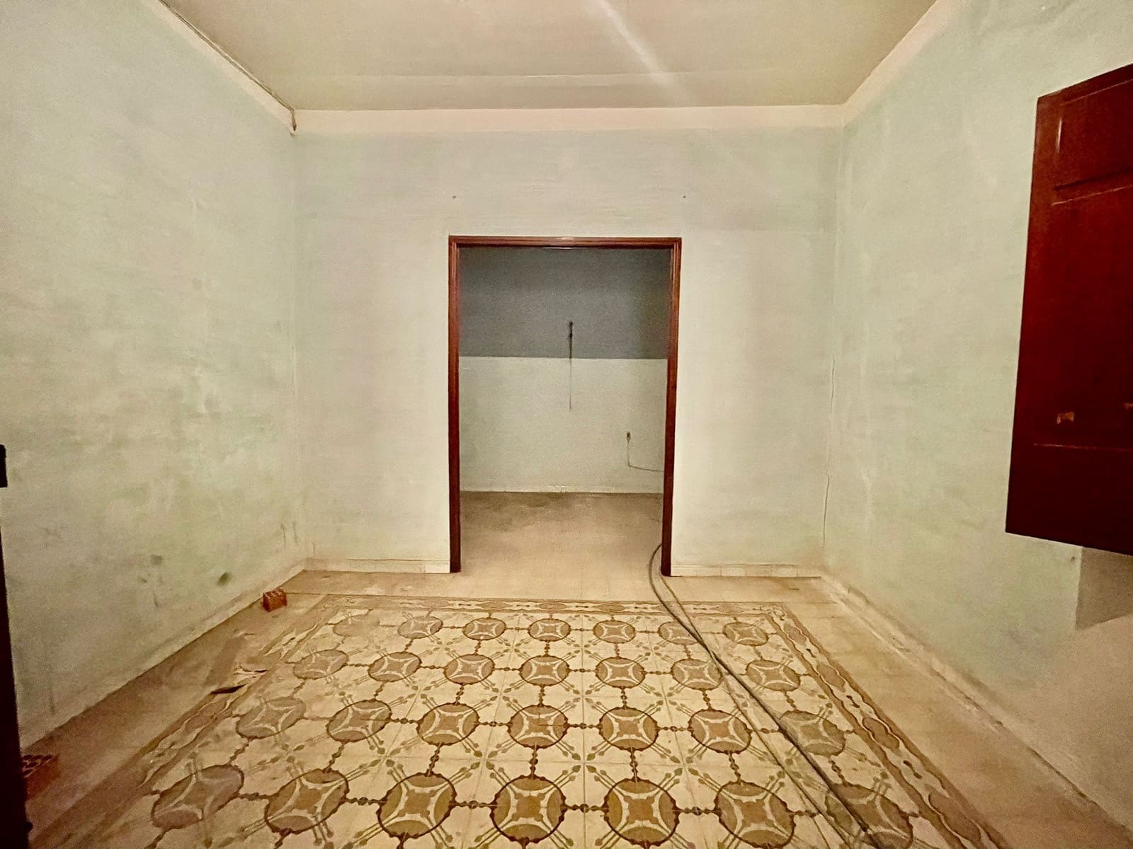 6 bedroom Townhouse for sale in Xativa with garage - € 130,000 (Ref: 8436159)