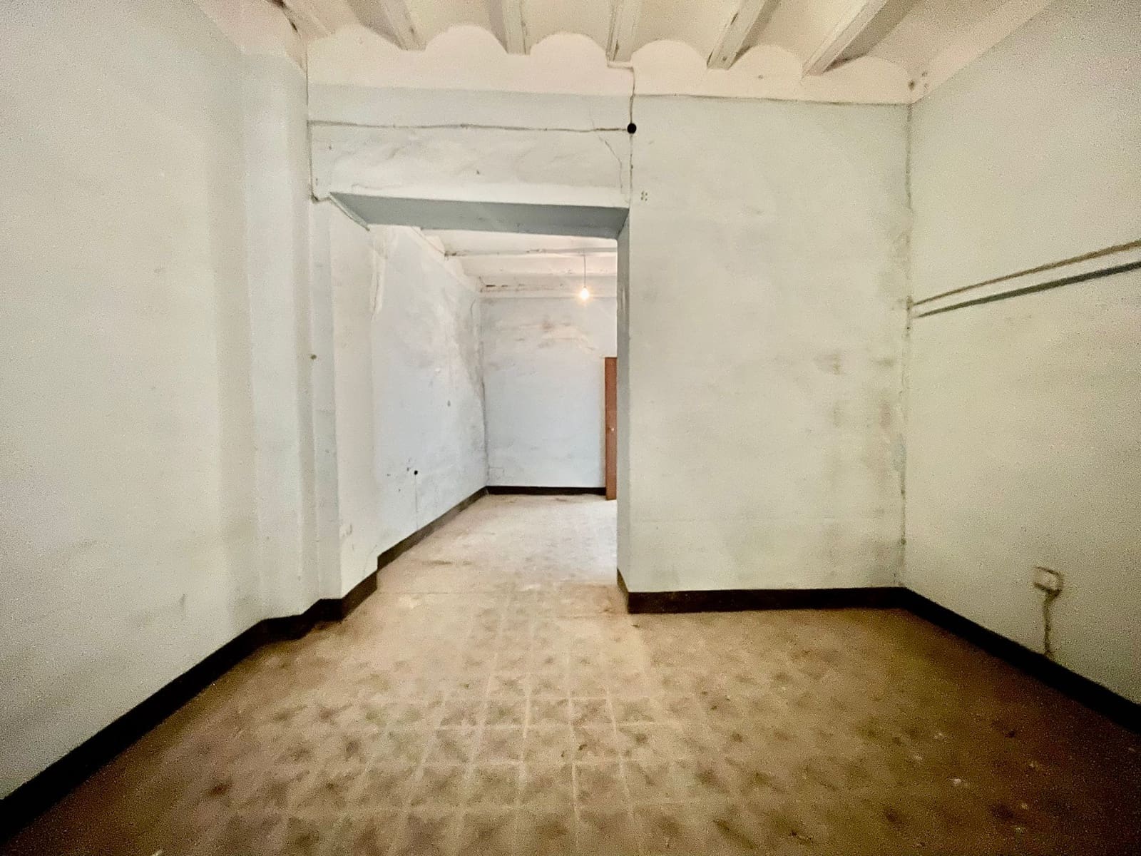 6 bedroom Townhouse for sale in Xativa with garage - € 130,000 (Ref: 8436159)