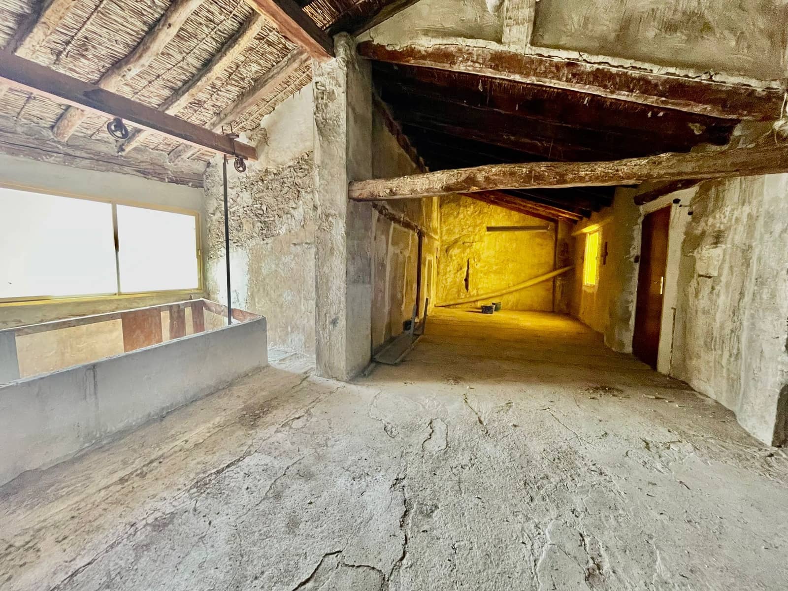 6 bedroom Townhouse for sale in Xativa with garage - € 130,000 (Ref: 8436159)