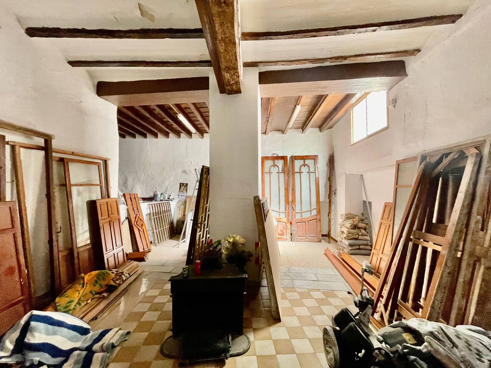 6 bedroom Townhouse for sale in Xativa with garage - € 130,000 (Ref: 8436159)