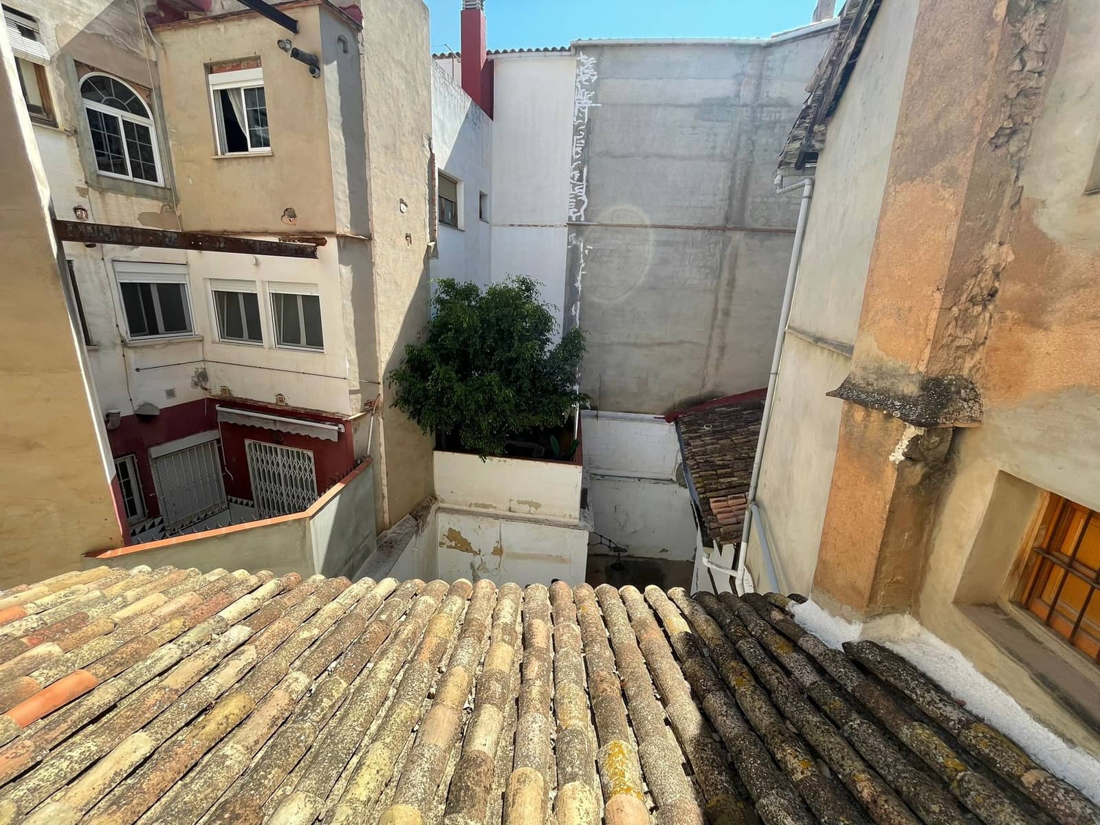 6 bedroom Townhouse for sale in Xativa with garage - € 130,000 (Ref: 8436159)