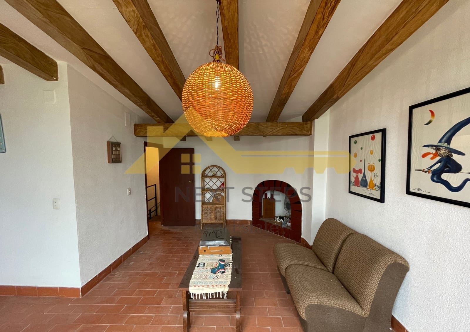 5 bedroom Villa for sale in Alberic with pool garage - € 300,000 (Ref: 8650930)