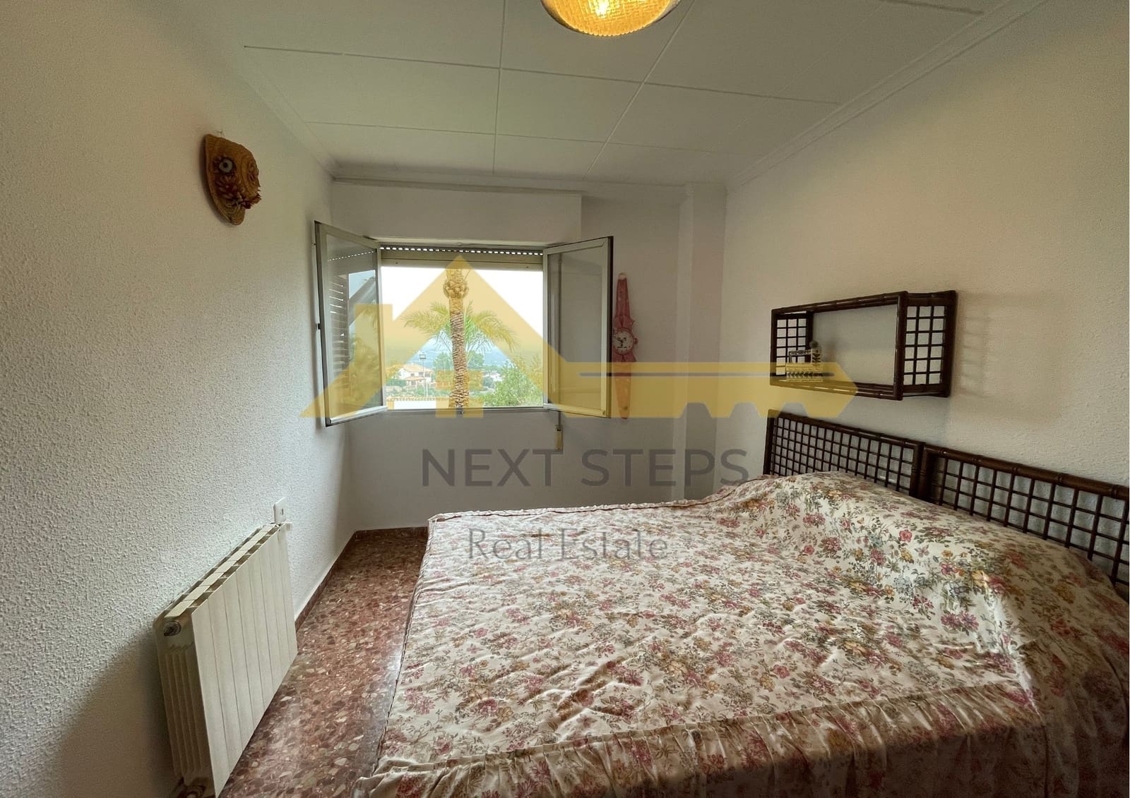 5 bedroom Villa for sale in Alberic with pool garage - € 300,000 (Ref: 8650930)