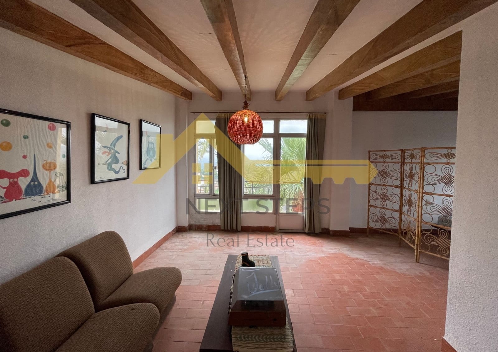 5 bedroom Villa for sale in Alberic with pool garage - € 300,000 (Ref: 8650930)