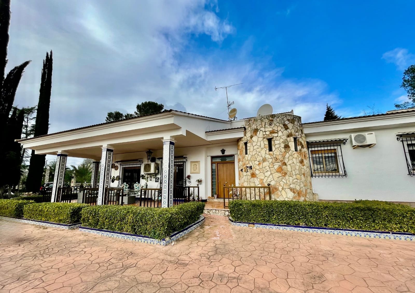 5 soveværelse Villa til salg i Xativa med swimmingpool garage - € 499.000 (Ref: 8769505)