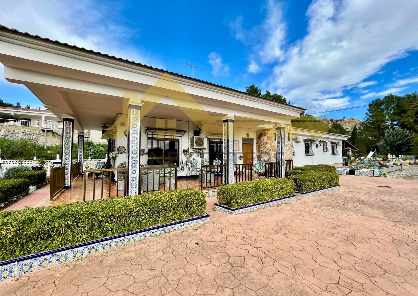 5 soveværelse Villa til salg i Xativa med swimmingpool garage - € 499.000 (Ref: 8769505)