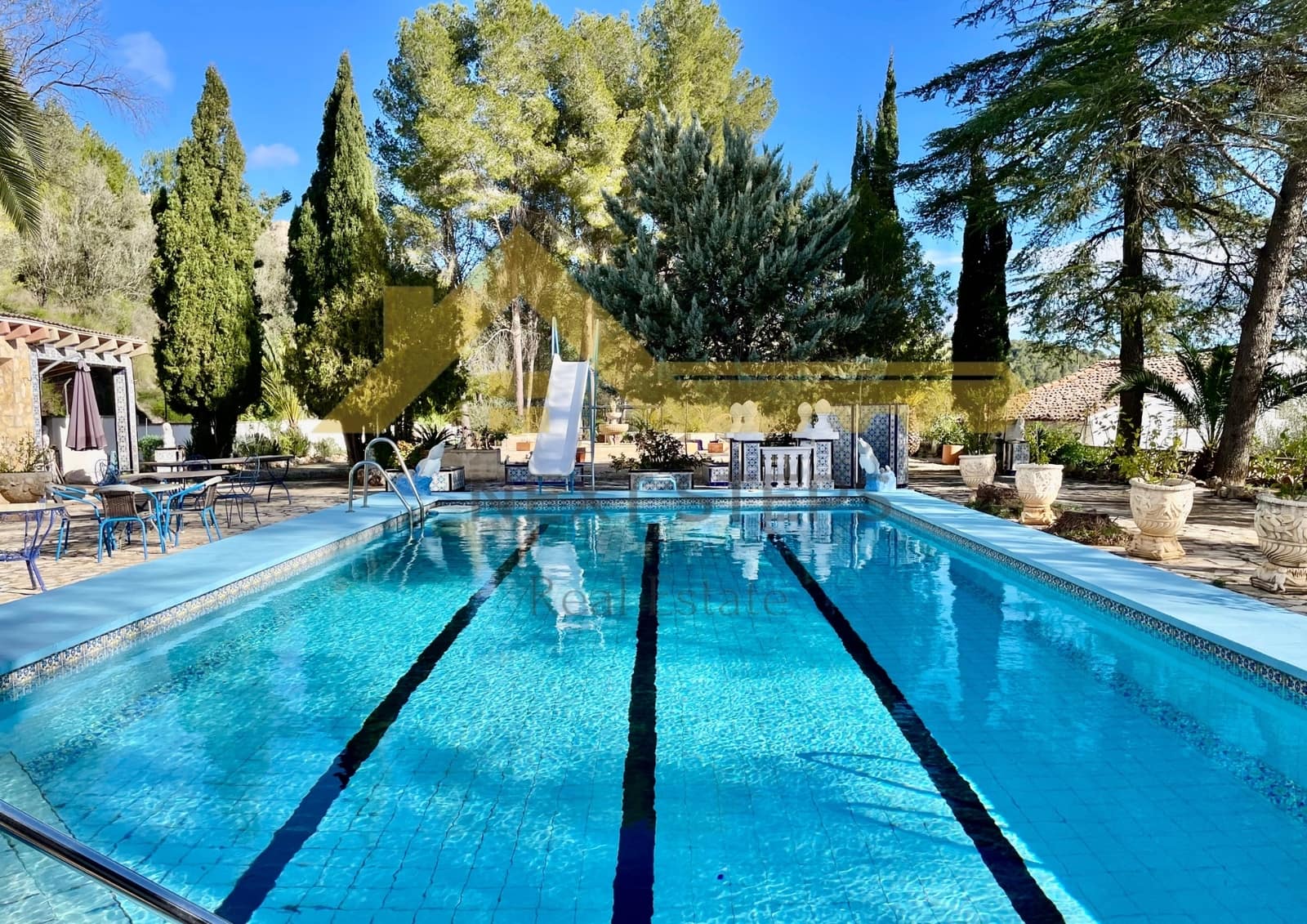 5 soveværelse Villa til salg i Xativa med swimmingpool garage - € 499.000 (Ref: 8769505)