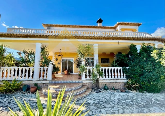 5 soveværelse Villa til salg i Canals med swimmingpool garage - € 365.000 (Ref: 8771105)