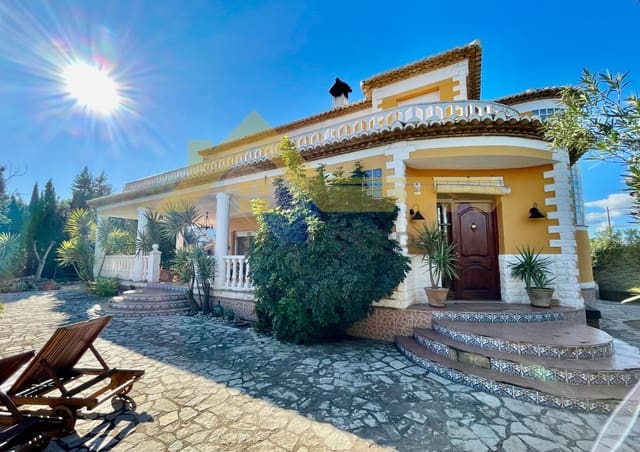 5 soveværelse Villa til salg i Canals med swimmingpool garage - € 365.000 (Ref: 8771105)