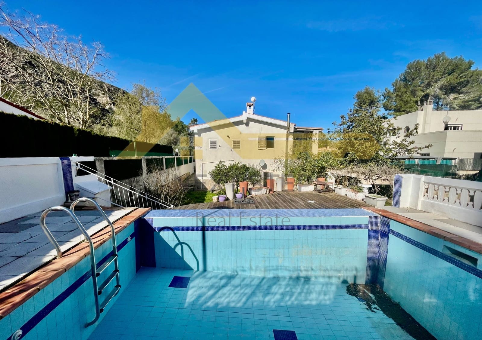 4 soveværelse Villa til salg i La Drova med swimmingpool - € 250.000 (Ref: 8893481)