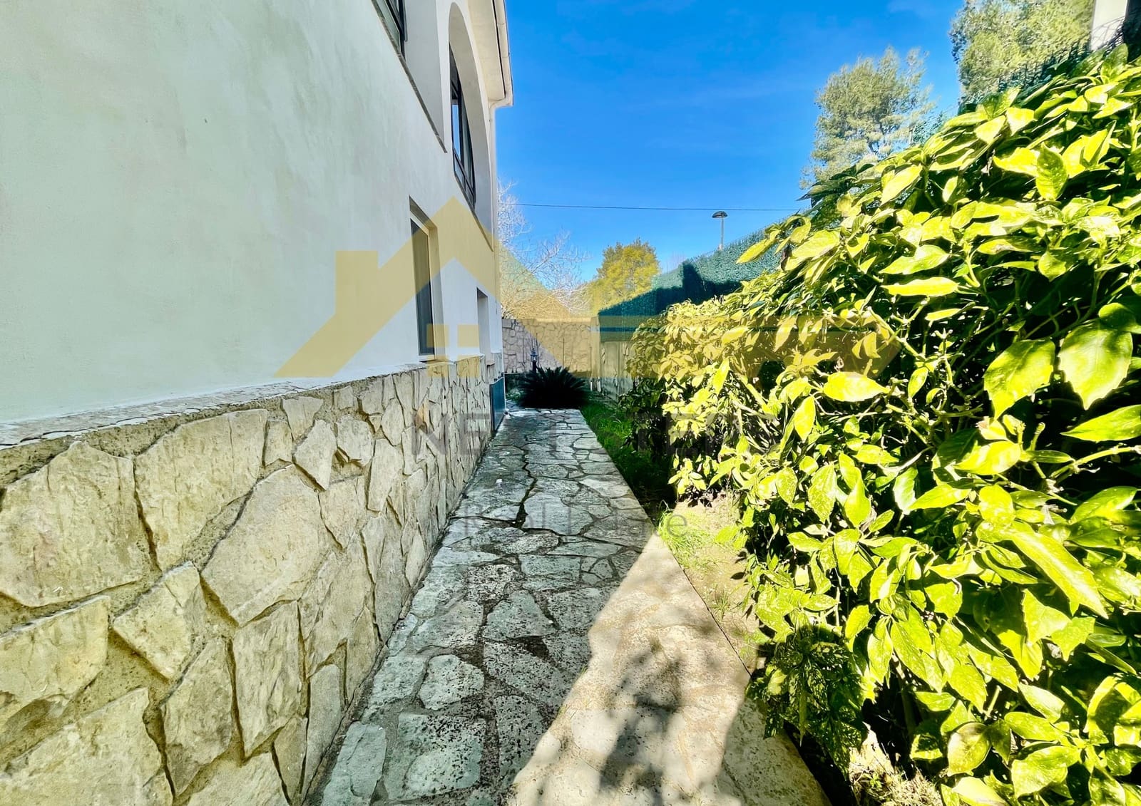 4 soveværelse Villa til salg i La Drova med swimmingpool - € 250.000 (Ref: 8893481)