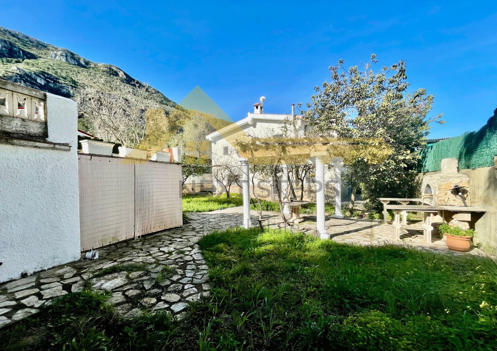 4 soveværelse Villa til salg i La Drova med swimmingpool - € 250.000 (Ref: 8893481)