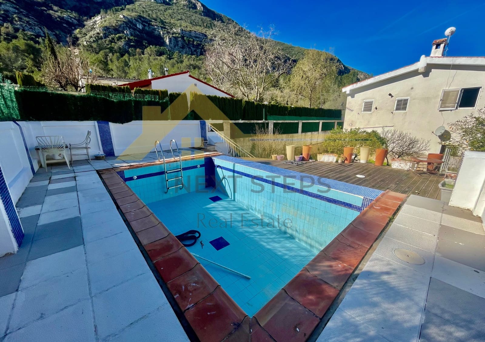 4 soveværelse Villa til salg i La Drova med swimmingpool - € 250.000 (Ref: 8893481)