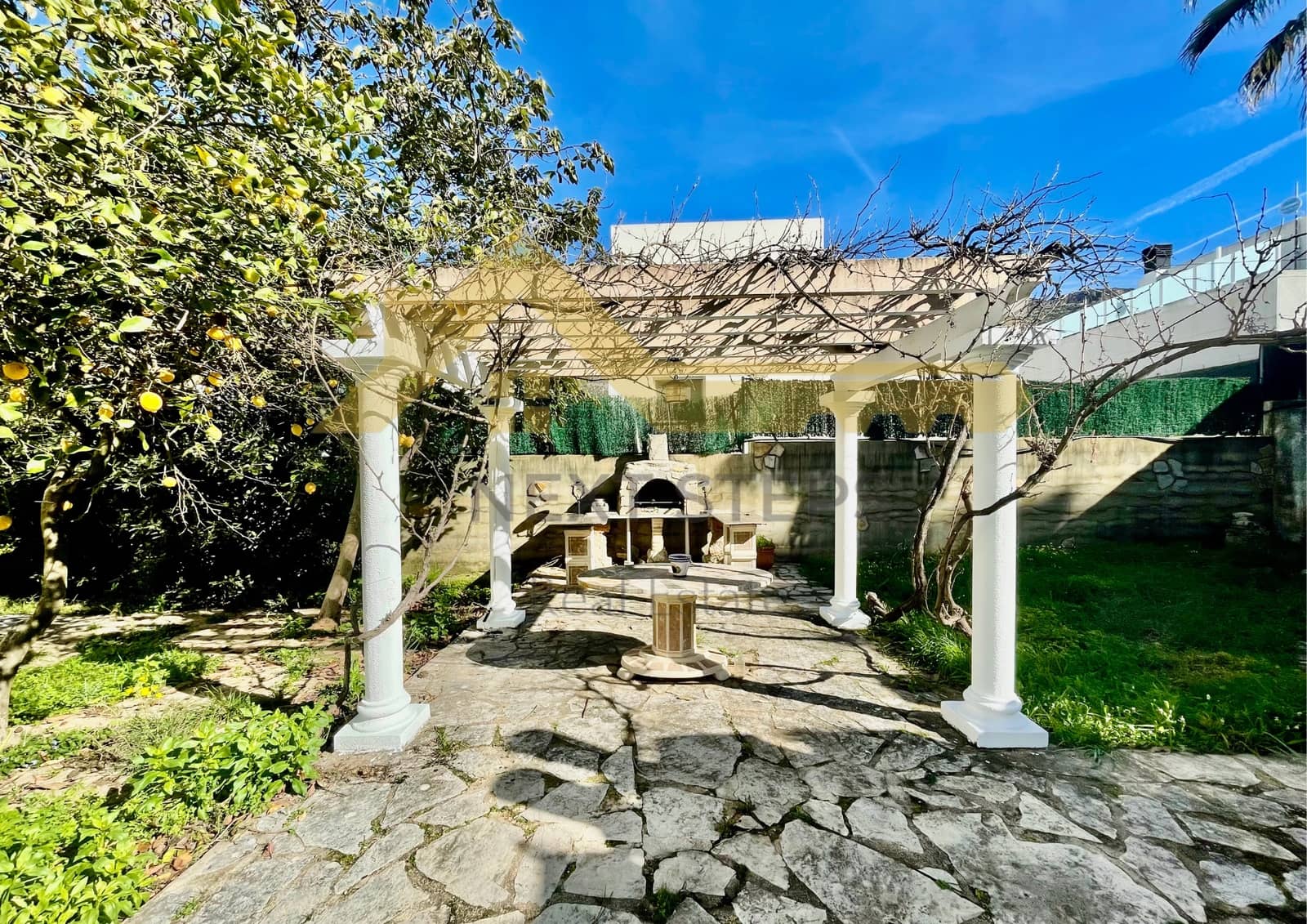 4 soveværelse Villa til salg i La Drova med swimmingpool - € 250.000 (Ref: 8893481)