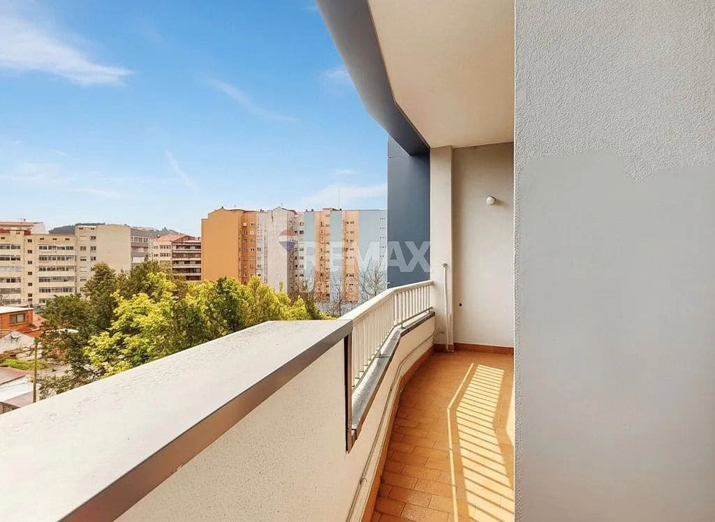 Piso de 2 habitaciones en Vigo en venta con garaje - 204.000 € (Ref: 9683967)