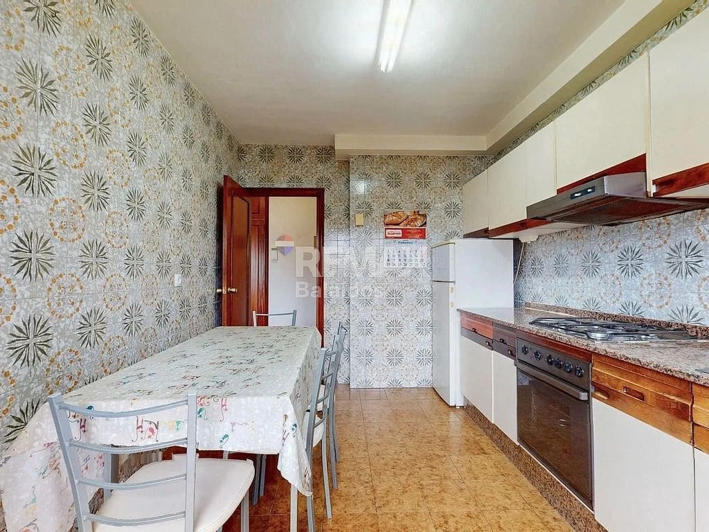 Piso de 2 habitaciones en Vigo en venta con garaje - 204.000 € (Ref: 9683967)