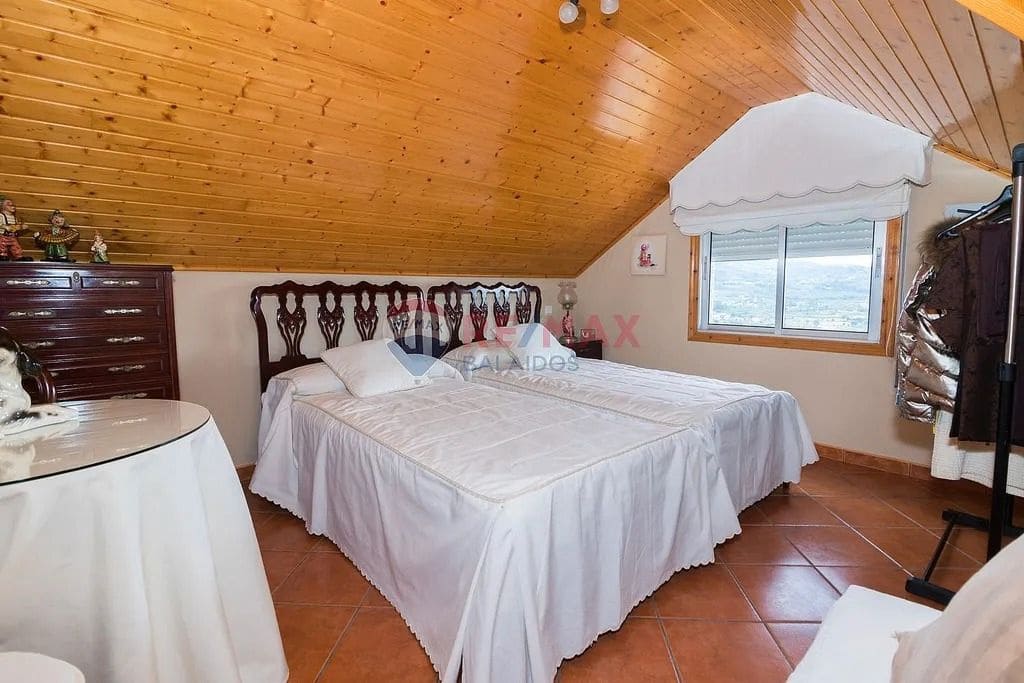 5 soveværelse Villa til salg i As Neves med swimmingpool garage - € 295.000 (Ref: 9683969)