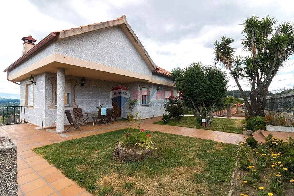 5 soveværelse Villa til salg i As Neves med swimmingpool garage - € 295.000 (Ref: 9683969)