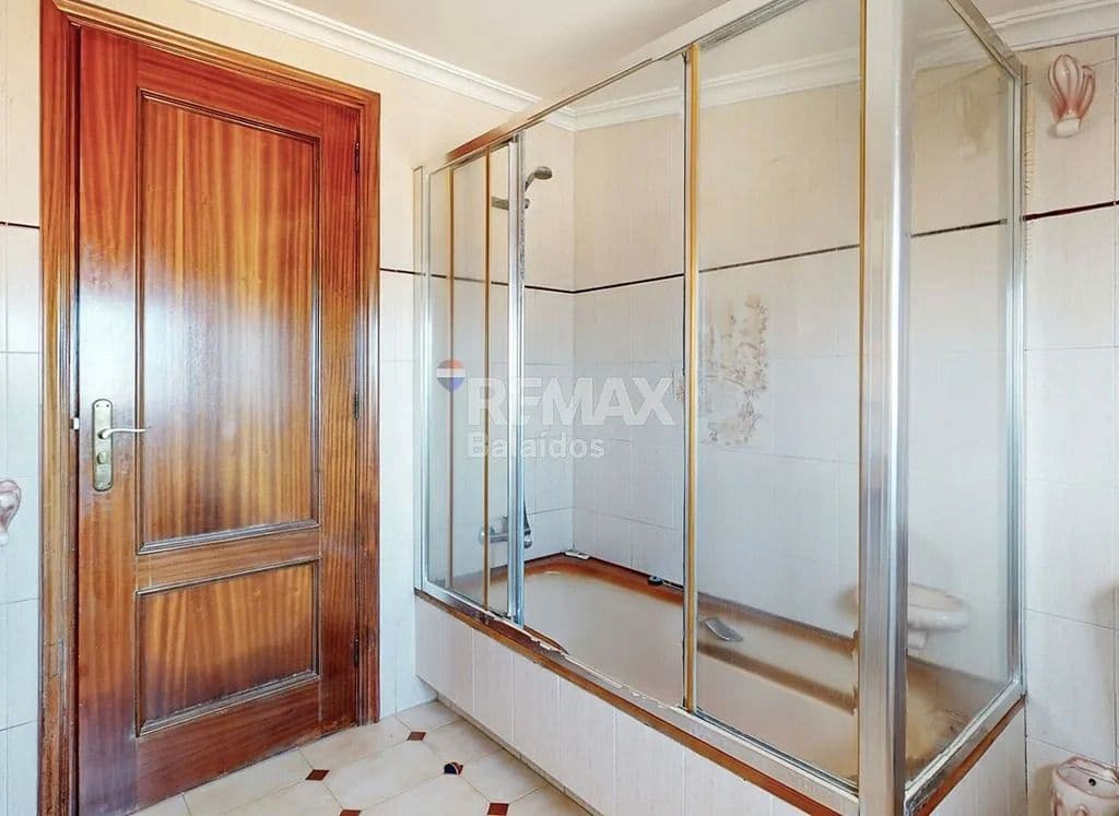 9 bedroom Villa for sale in Baiona with garage - € 420,000 (Ref: 9683972)