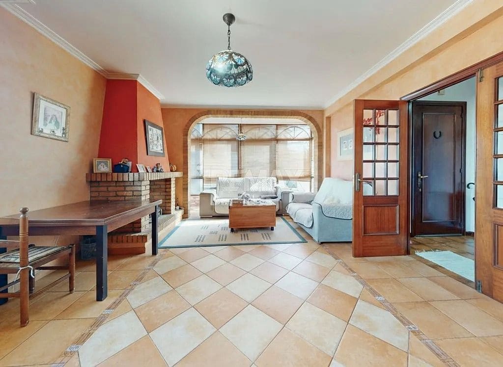 9 bedroom Villa for sale in Baiona with garage - € 420,000 (Ref: 9683972)