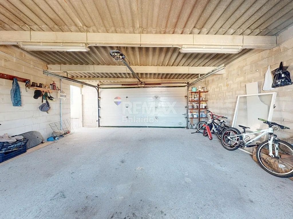 9 bedroom Villa for sale in Baiona with garage - € 420,000 (Ref: 9683972)